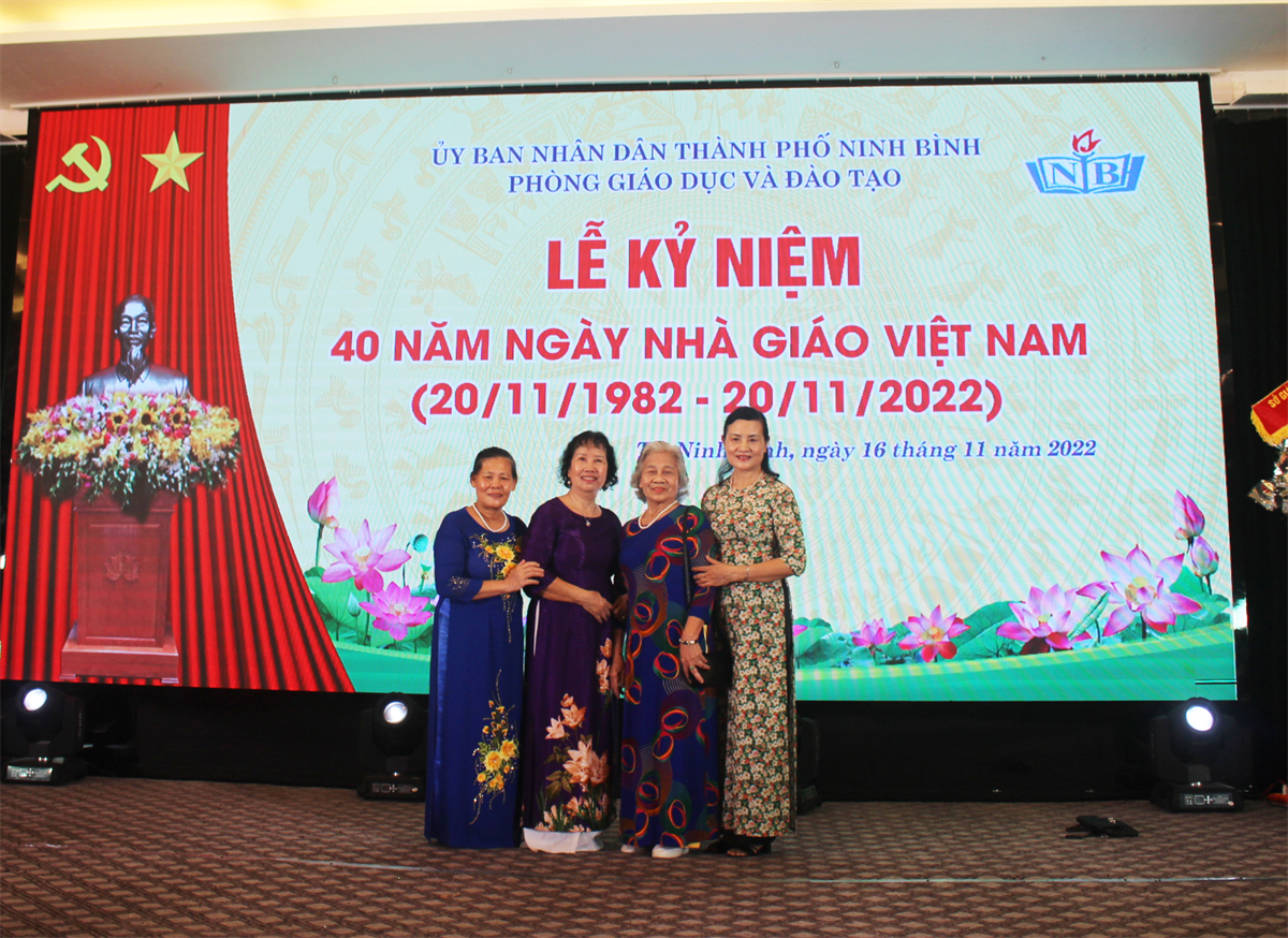 Chương Trình văn nghệ kỷ niệm 40 năm ngày nhà giáo Việt Nam của Phòng Giáo dục và Đào tạo thành phố Ninh Bình