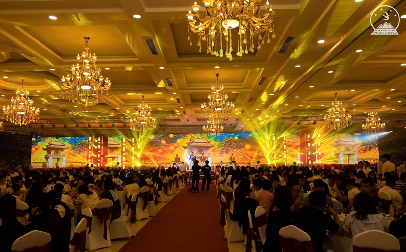 SỰ KIỆN GALA TÔI LÀM CHỦ, TÔI ĐƯỢC TIỀN TỶ – MỘT ĐÊM BÙNG NỔ TẠI HOÀNG SƠN PEACE